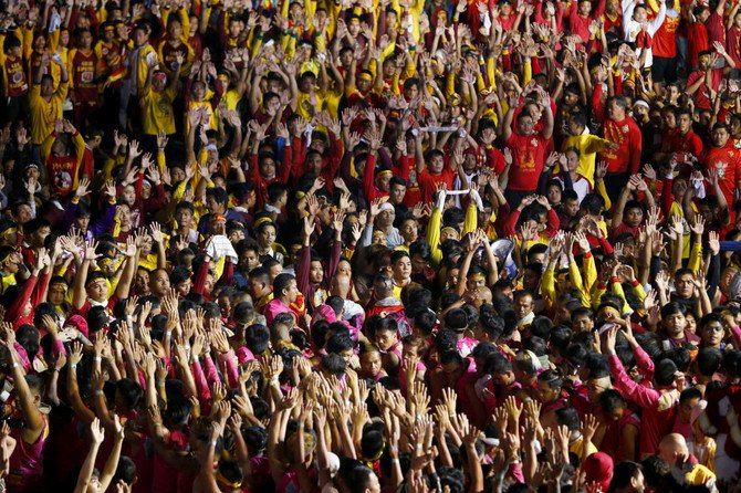 Filipinos display Catholic devotion in Black Nazarene procession