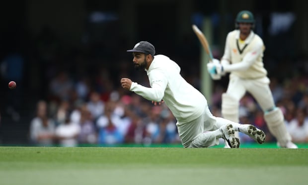 Australia struggles to avoid defeat