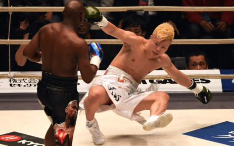 Mayweather blitzes Tenshin in Japanese boxing exhibition