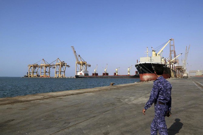 Yemeni government, Houthis meet aboard UN ship