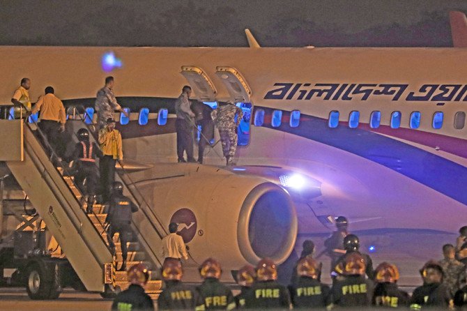 Bangladeshi commandos shoot dead gunman who attempted to hijack Dubai-bound plane