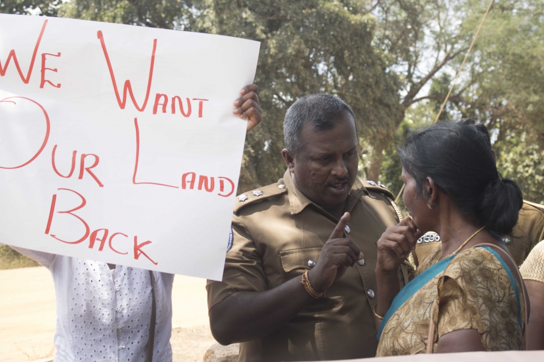 Sri Lankan police obstruct Keppapulavu signature campaign