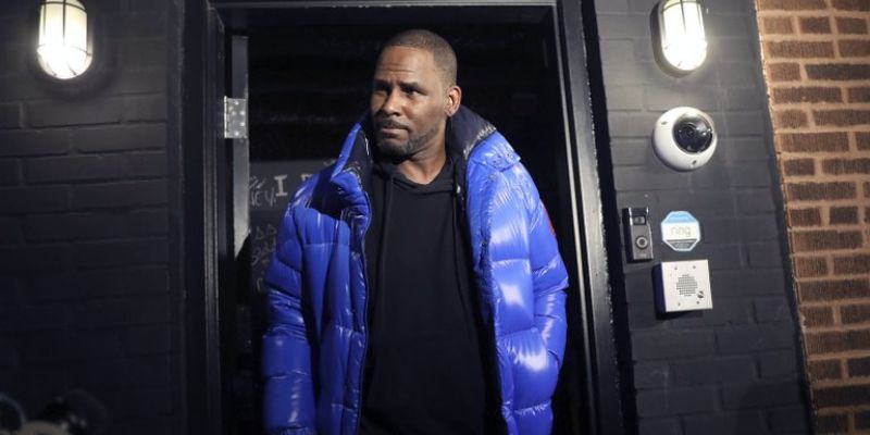 Singer R Kelly arrested