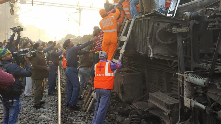 Seemanchal Express accident LIVE updates: 7 dead, 29 injured as 11 coaches derail in Bihar