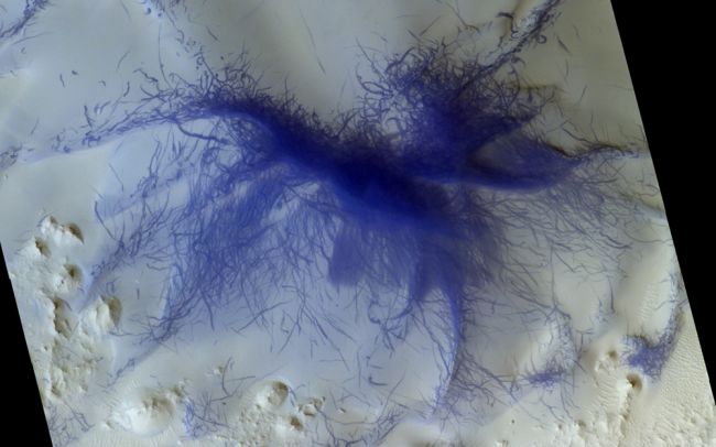 Space Orbiter Spots 'Hairy Blue Spider' on Mars