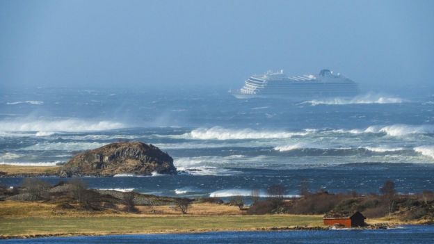 Norway cruise ship evacuated after engine problems