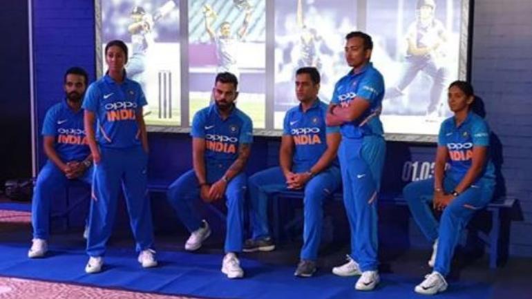 MS Dhoni, Virat Kohli and Harmanpreet Kaur unveil India's new ODI jersey