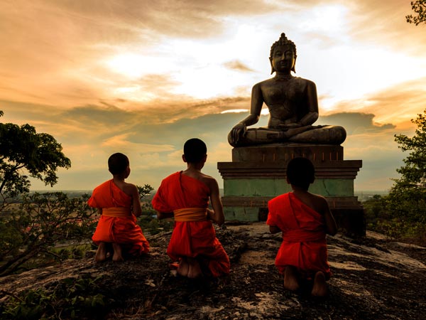 The Story Of Angulimala And Lord Buddha . Will today's Srilankan politicians realize this ?
