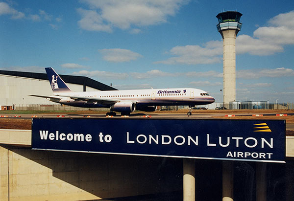 13 2019 No Comment by Administrator FOUR SRI LANKAN TERROR SUSPECTS ARRESTED AT LUTON AIRPORT MOMENTS AFTER ARRIVING ON AN INTERNATIONAL FLIGHT