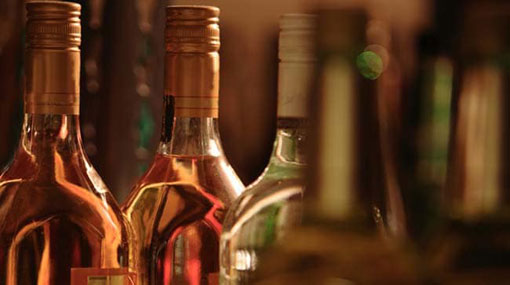 Tourist hotel in Kurunegala sealed for selling liquor on Vesak