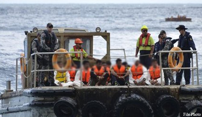 Australia returns 20 illegal Lankan immigrants