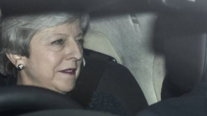 Theresa May agrees to set timetable to choose successor