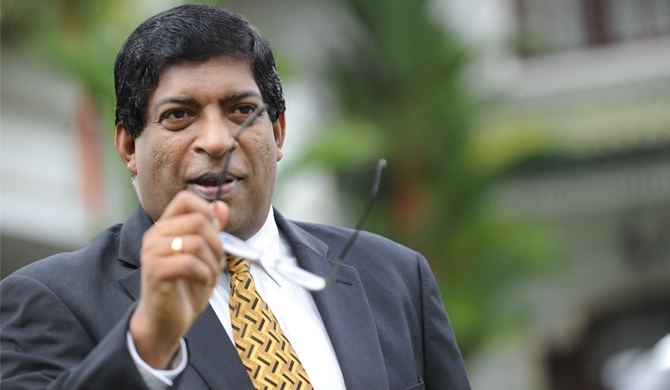 G to file charges against Ravi for giving false info.