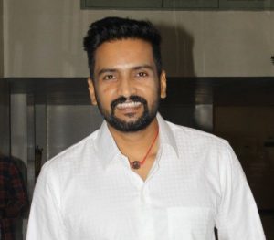 Santhanam joining hands with director Kannan as hero