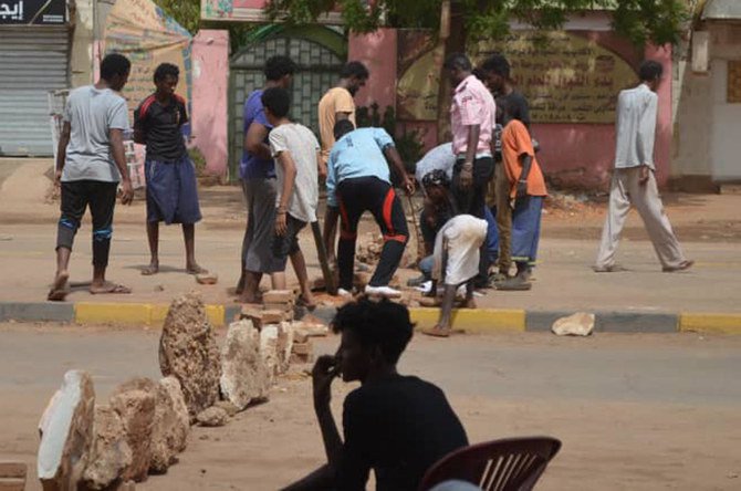 Saudi Arabia, UAE urge new talks in Sudan as death toll rises to 100