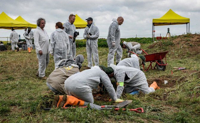 Iraq to identify remains from Daesh graves in Yazidi area