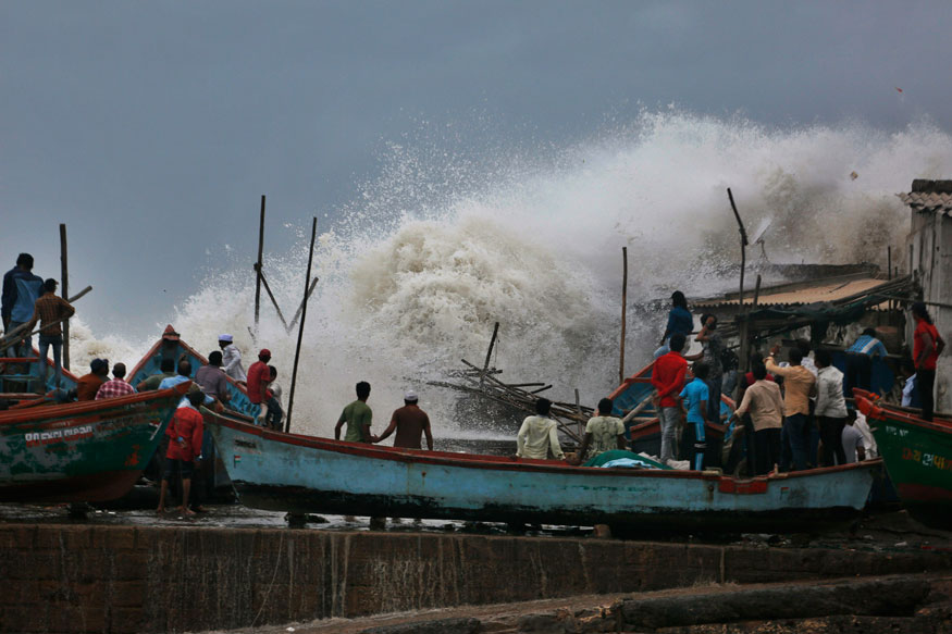 Cyclone Vayu Changes Course, Won't Hit Gujarat, Says IMD But Heavy Rains and Wind Still a Threat