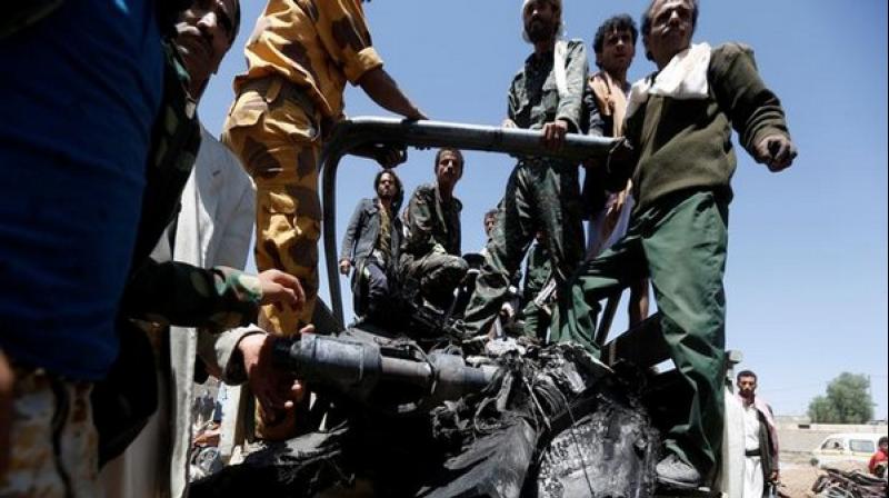 Houthis take control over 20 military positions inside Saudi