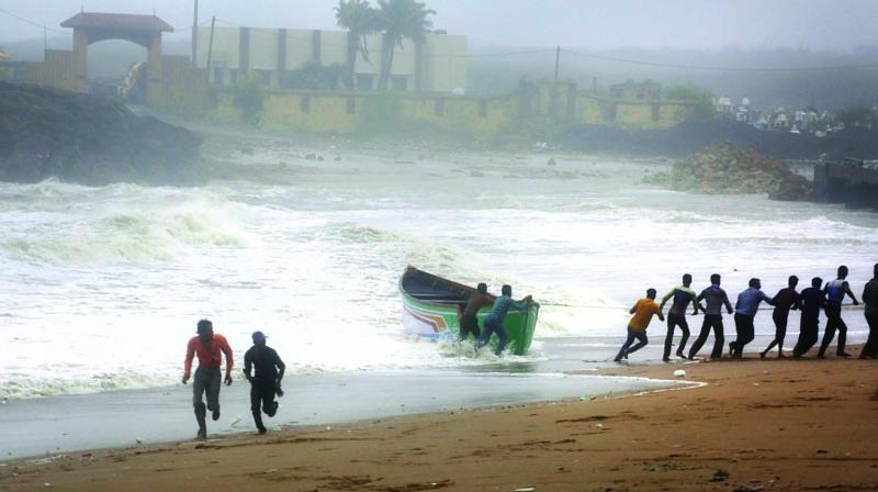 Vayu spares Gujarat coast after change in its course