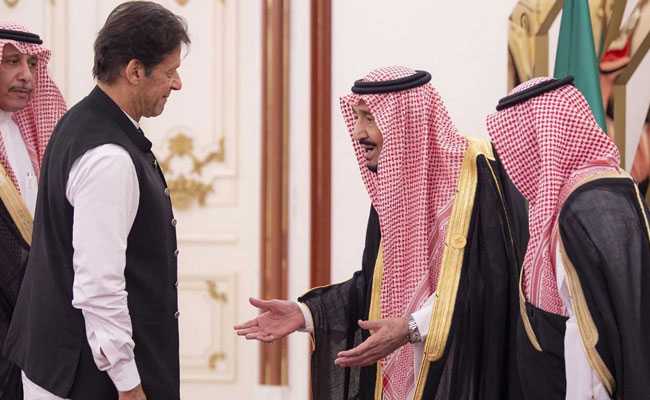 Pakistan PM Imran Khan Walks Away From Saudi King On Video, Trolled