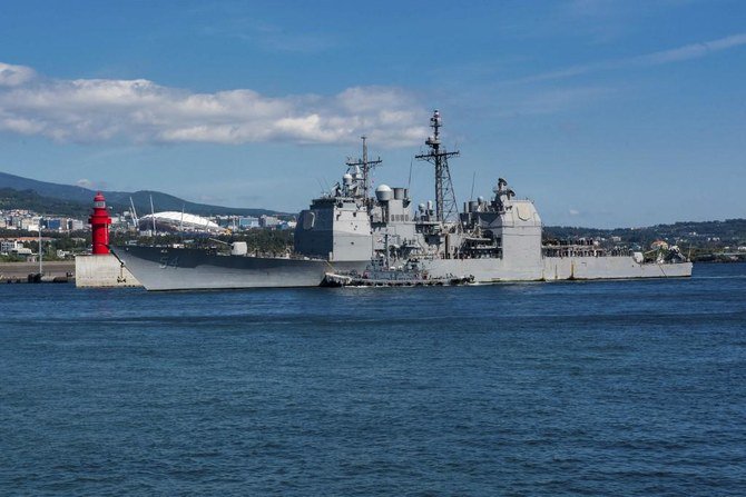 US warship sails through Taiwan strait amid China tensions