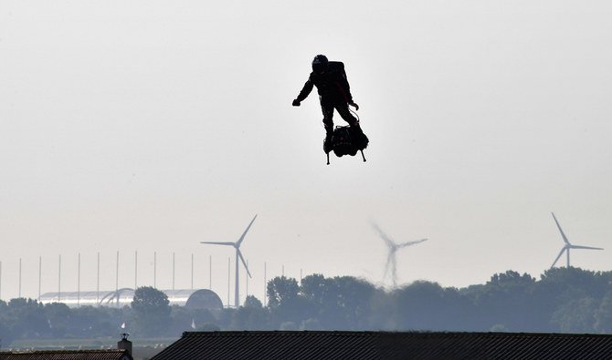 Flying Frenchman fails in Channel crossing bid