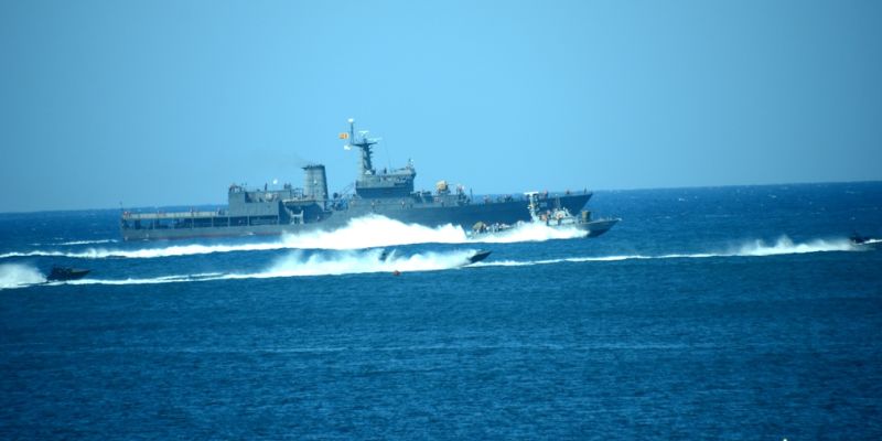 Navy arrests 9 on board an unflagged vessel