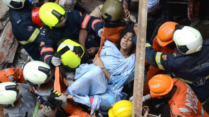 10 dead, several trapped as building collapses in crowded Mumbai area