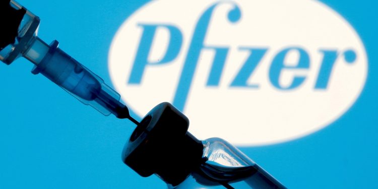 US authorizes Pfizer booster jabs for over 65s and adults at risk