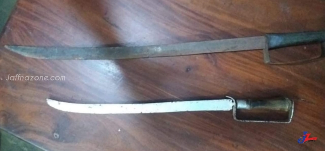 A house rounded up the police in Kondavil! Two swords seized-one arrested!!