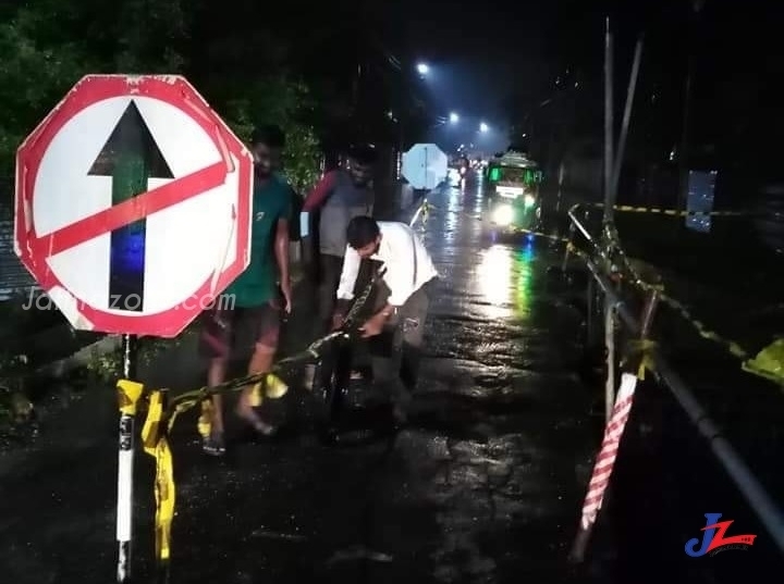 In J/Anaikoddai road, a bridge collapsed! Beware of people not to use the road! Try an alternative one!!