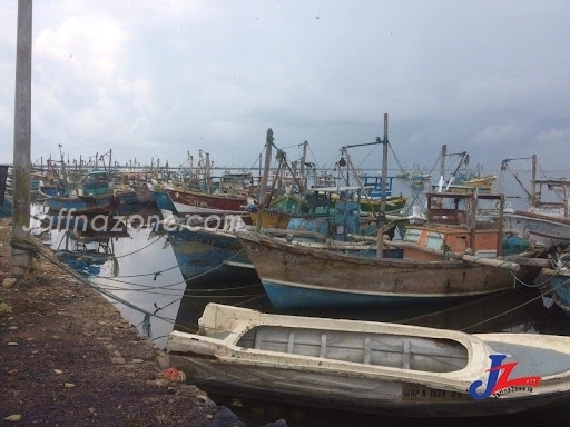 Two fishing boats gone from J/Gurunagar reported capsized in the sea!