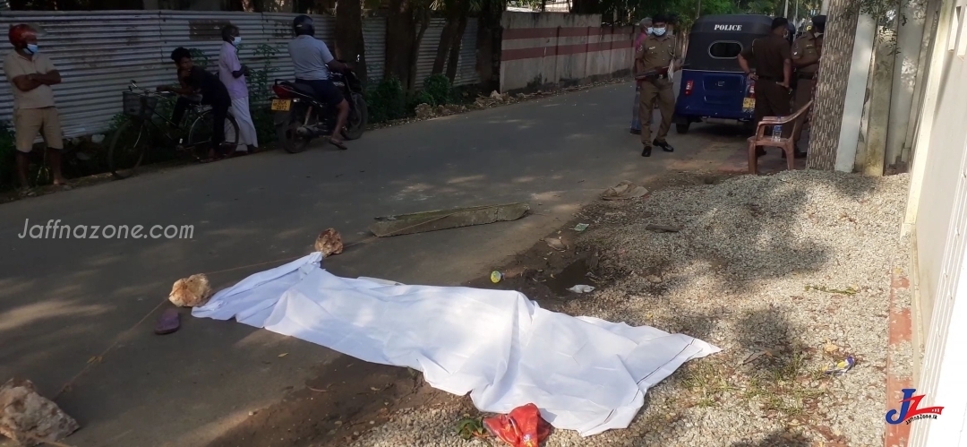 A male’s body found in J/Mudavady junction.. !