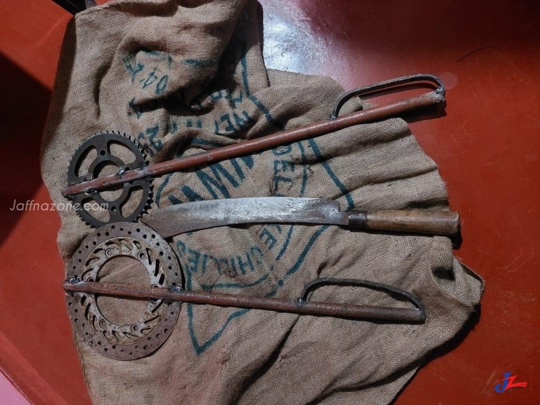 Concealed swords and axes in Manipay recovered!