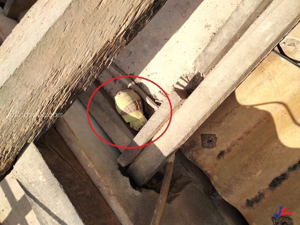 Hand grenade found hidden under the roof of a house in J/Kopay!