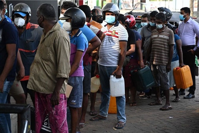 Army personnel deployed at Ceypetco filling stations