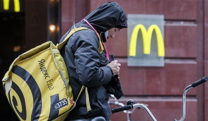 McDonald's, Coca-Cola & Starbucks also boycott Russia Featured