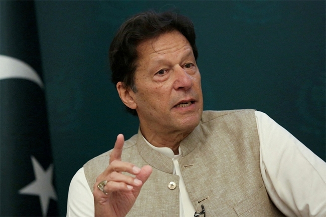 Pakistan PM Imran Khan deposed after losing no-confidence vote