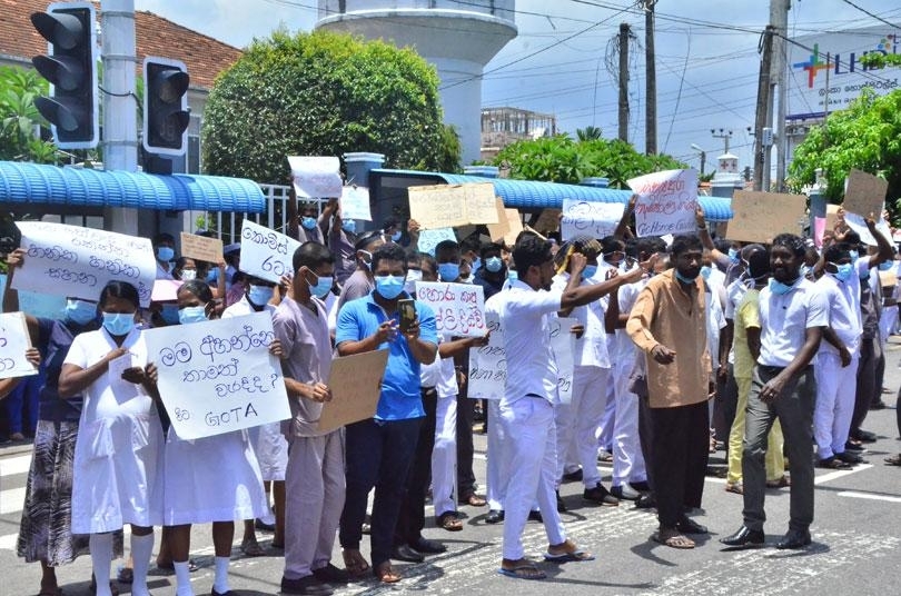 Protest at Kalubowila teaching hospital