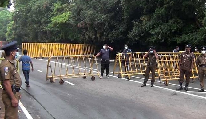 Parliament entry road closed at Polduwa junction