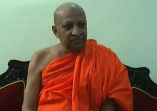 Malwathu Mahanayake Thero decides not to meet any politicians