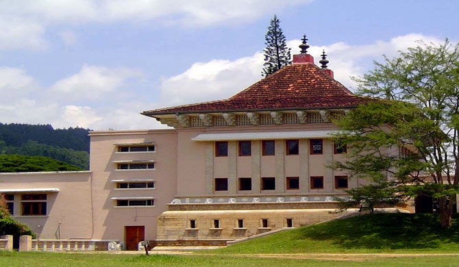 Peradeniya University closed amid crisis