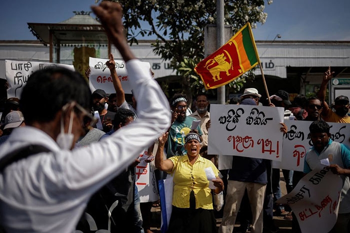 SriLanka could tip back to chaos if sis time prime minister voted president