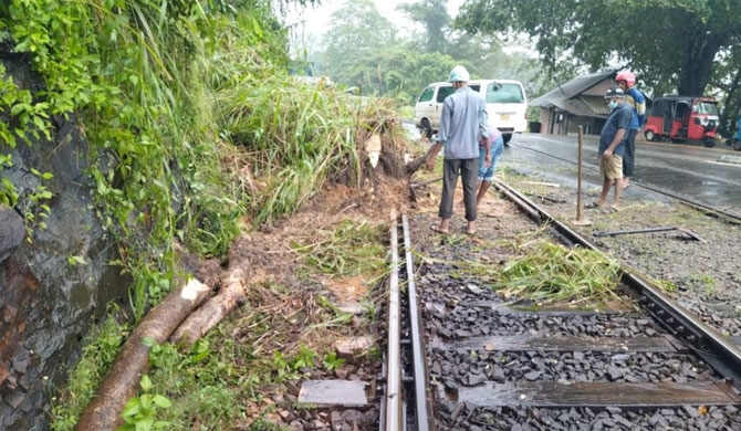 Trains on Kelani Valley line, disrupted