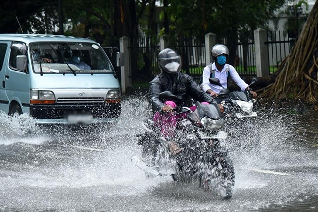 Five provinces including Western to receive fairly heavy rainfall today