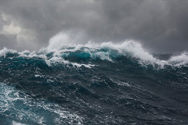 Weather advisory issued for heavy showers, strong winds and rough seas