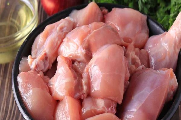 Chicken meat to be slashed by Rs. 420 a kilo !