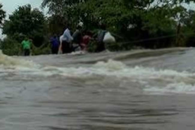 Child drowns while crossing canal in Kotmale