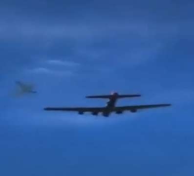 2 planes collide during air show in US state of Texas
