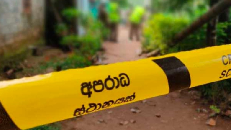 Man jumps off third floor after stabbing wife to death